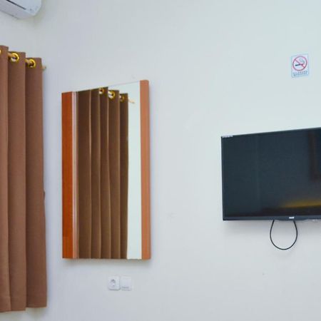 Gaia Asri Hotel Pamanukan Hilir Номер фото