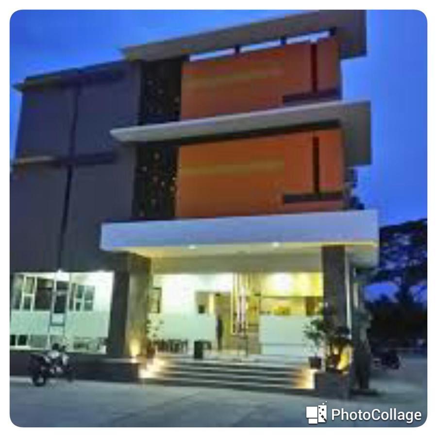 Gaia Asri Hotel Pamanukan Hilir Экстерьер фото