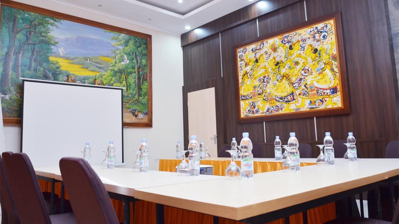 Gaia Asri Hotel Pamanukan Hilir Экстерьер фото