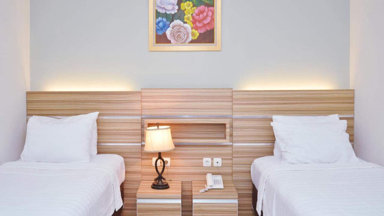 Gaia Asri Hotel Pamanukan Hilir Экстерьер фото