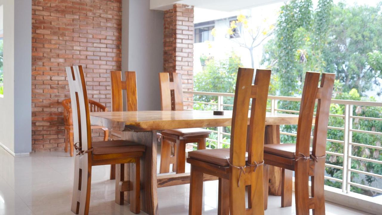 Gaia Asri Hotel Pamanukan Hilir Экстерьер фото