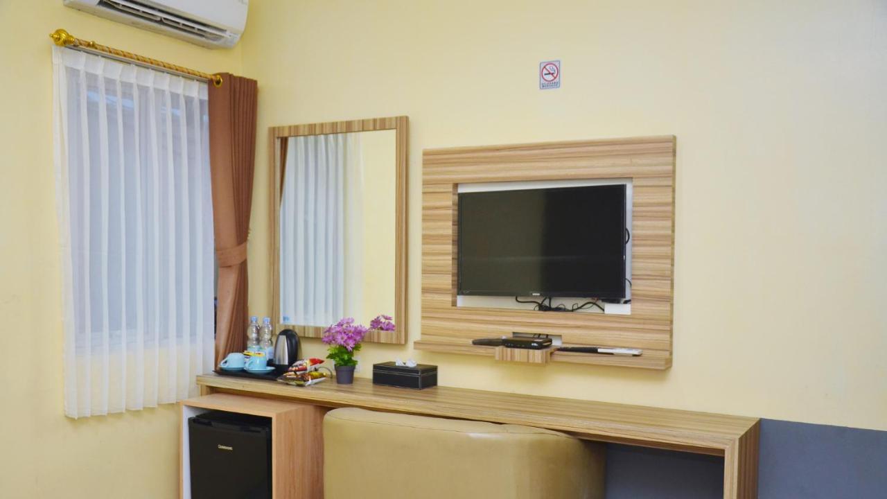 Gaia Asri Hotel Pamanukan Hilir Экстерьер фото
